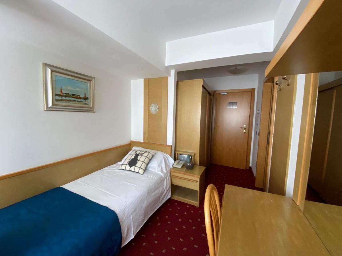 Grand Hotel Miramonti Tonalepass Zimmer foto